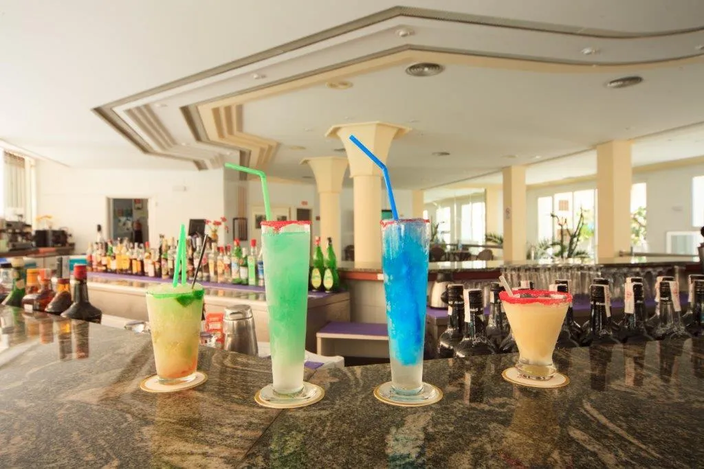 Bar, Maracaibo, Majorca