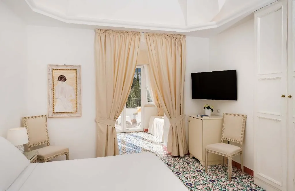 FAMILY ROOM STANDARD Room, Hotel Syrene Capri, Naples