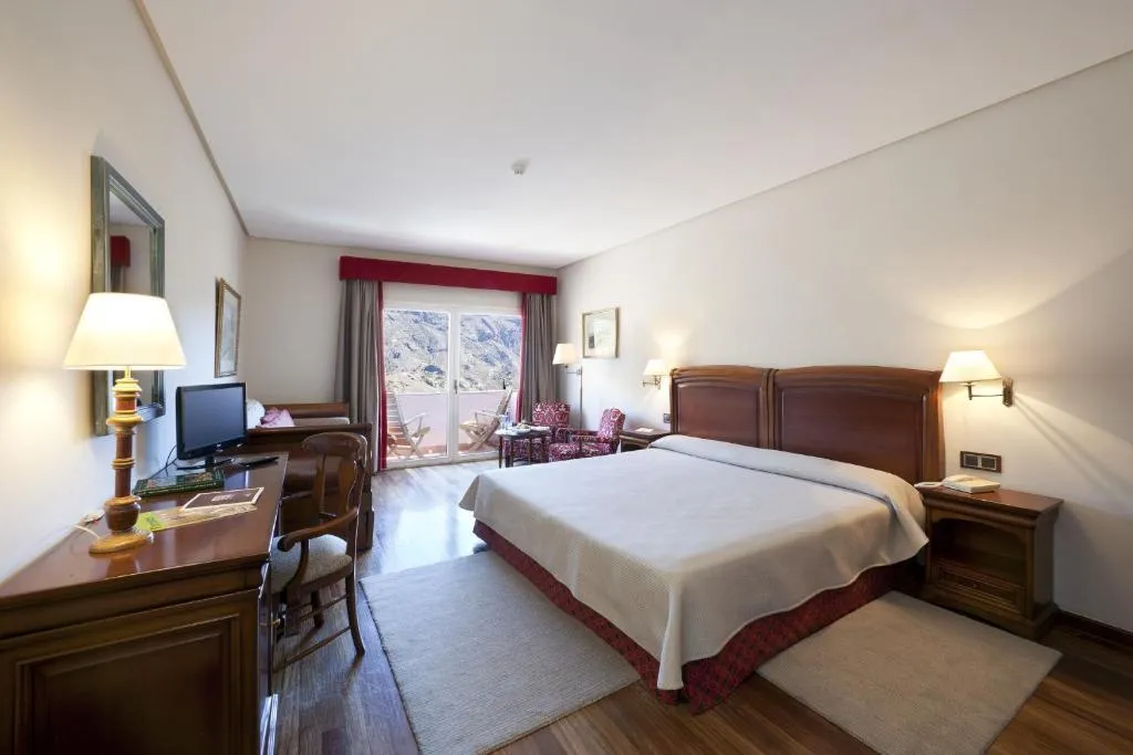 TWIN SUPERIOR Room, Parador de Cañadas del Teide, Tenerife