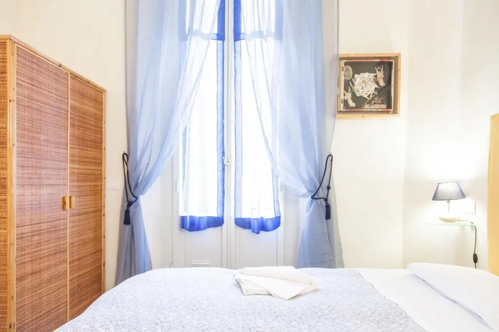 Room, Bed & Bed Cassia, Florence