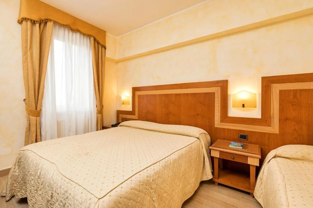 TRIPLE STANDARD Room, Venezia 2000, Venice