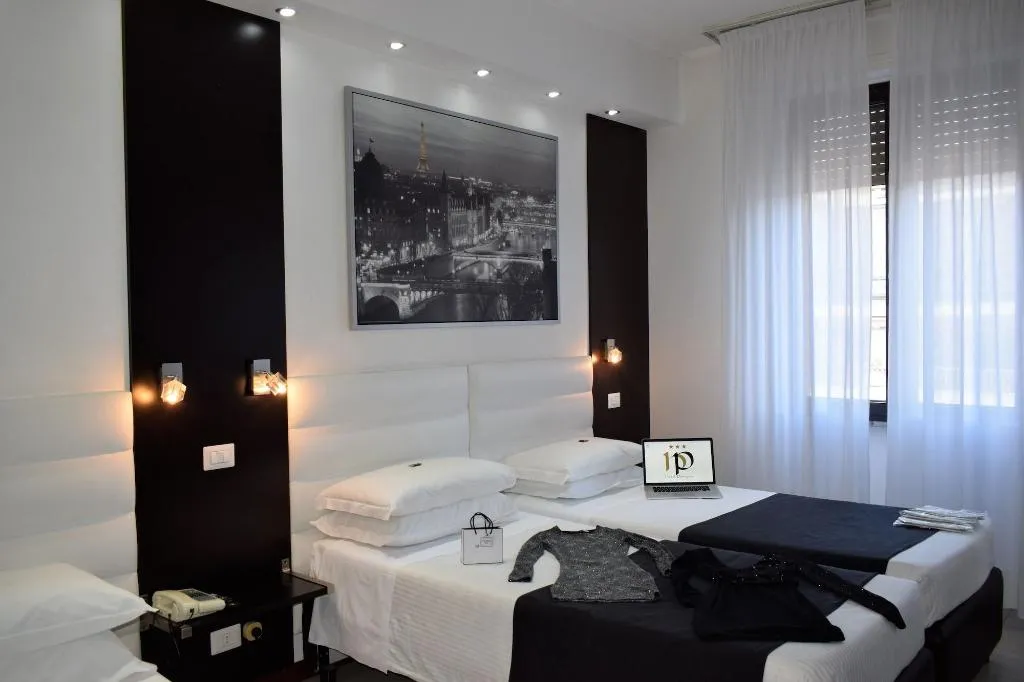 Room, Hotel Perugino, Milan