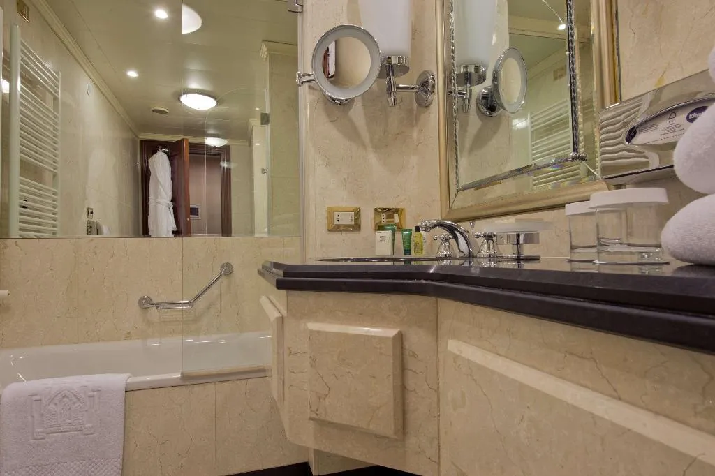 Room, Hilton Molino Stucky Venice, Venice