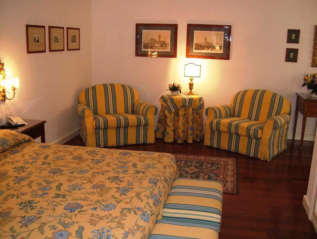 JUNIOR SUITE CAPACITY 3 Room, Marignolle Relais & Charme, Florence