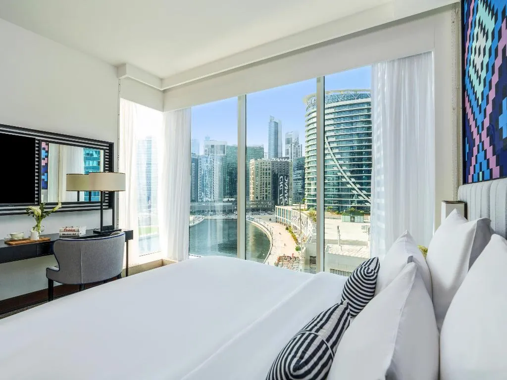 Room, Pullman Dubai Downtown, Dubai