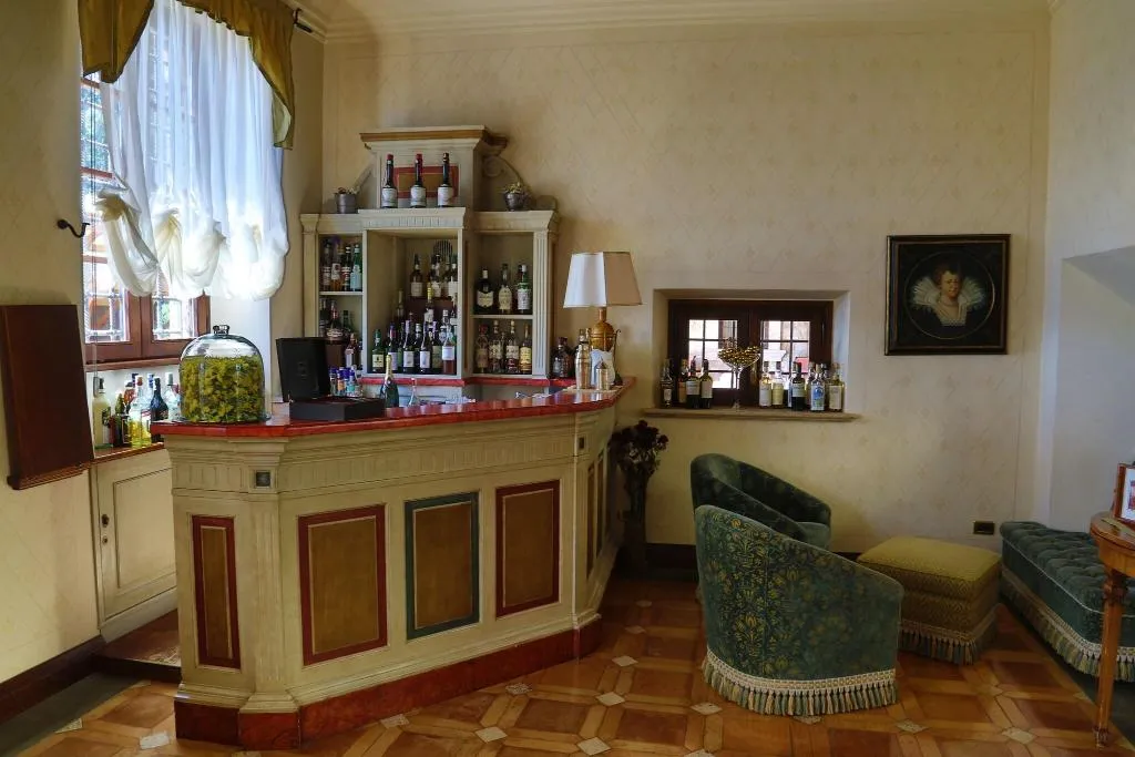 Lobby, La Collegiata, Florence