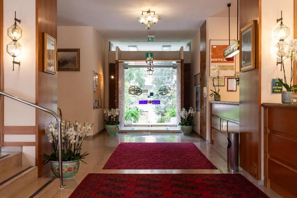Lobby, Grand Hotel Cesare Augusto, Naples