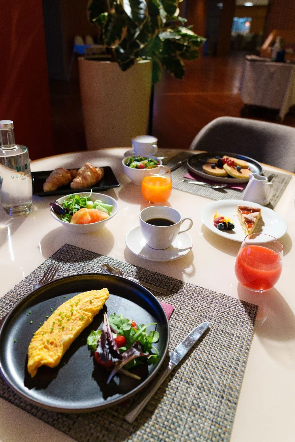 Restaurant, Unahotels Varese, Milan