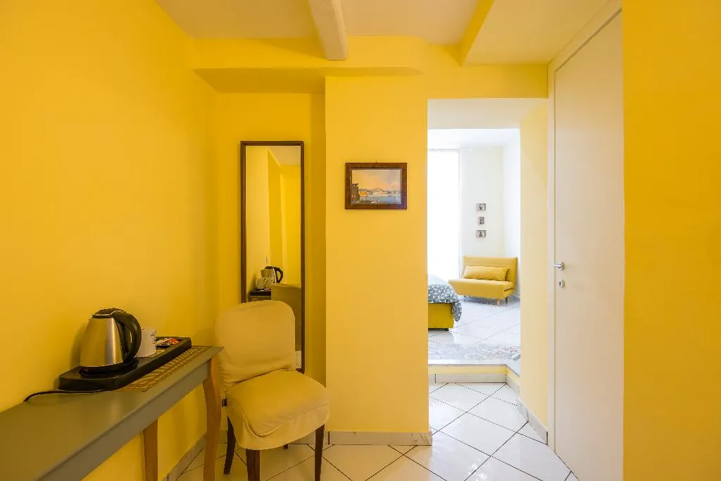 TRIPLE CLASSIC Room, La Casa Di Bruno, Naples