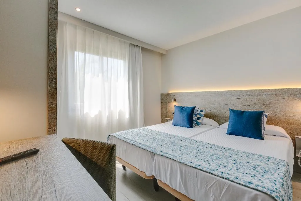 APARTMENT STANDARD Room, Leonardo Royal Htl Mallorca Palmanova Bay, Majorca