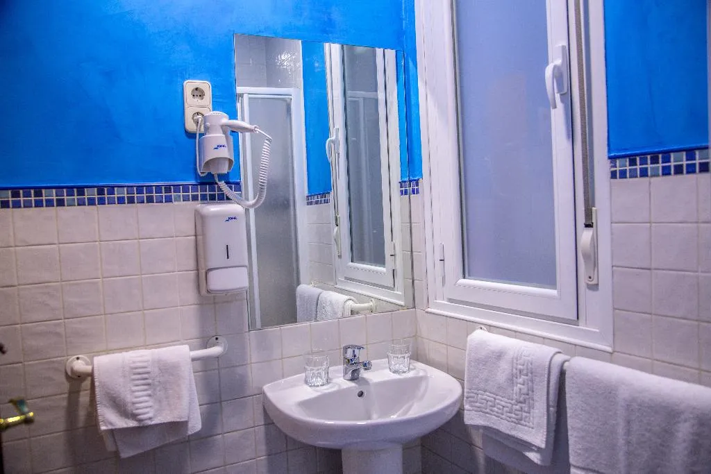 TWIN STANDARD Room, Hostal Montaloya, Madrid