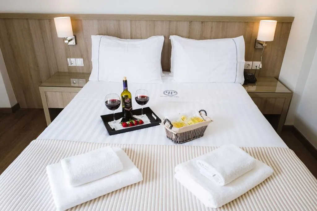Double or Twin STANDARD Room, Piraeus Port Hotel, Athens