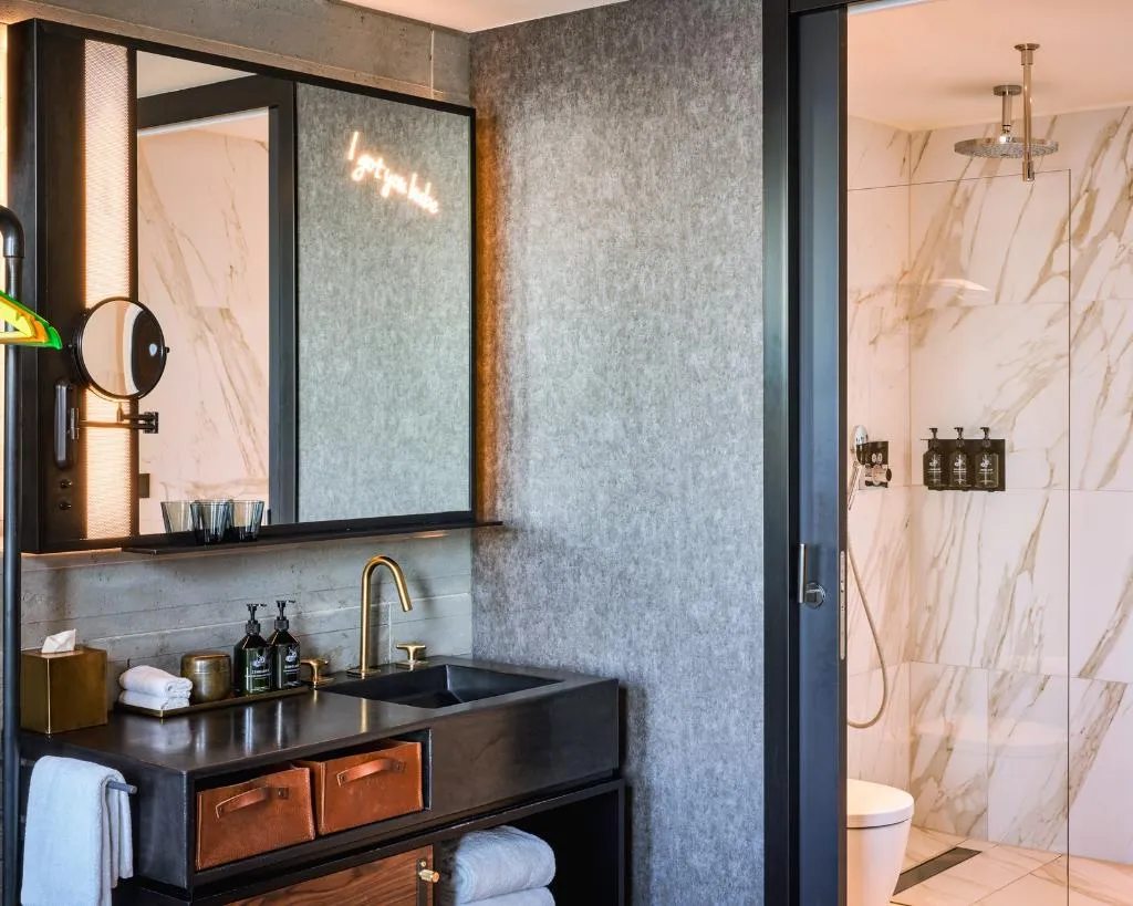 DOUBLE DELUXE Room, Sir Adam Hotel, part of Sircle Collection, Amsterdam