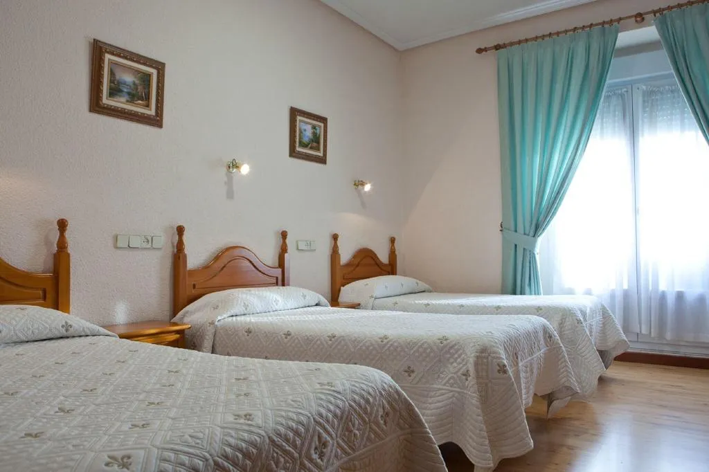 Room, Hostal Zamora, Madrid