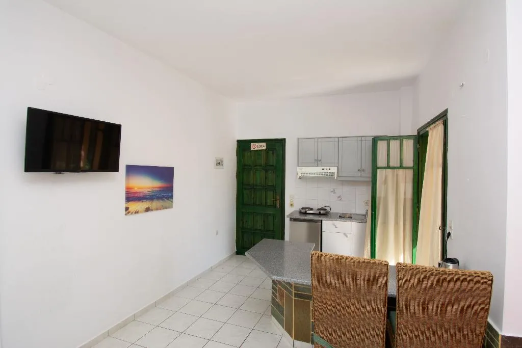APARTMENT ONE BEDROOM Room, Aquarius Apartments by Checkin, Crete