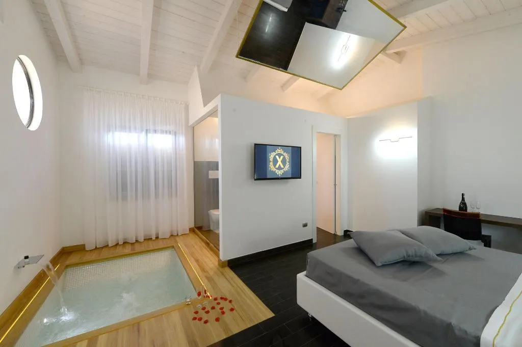 Room, X Hotel, Naples