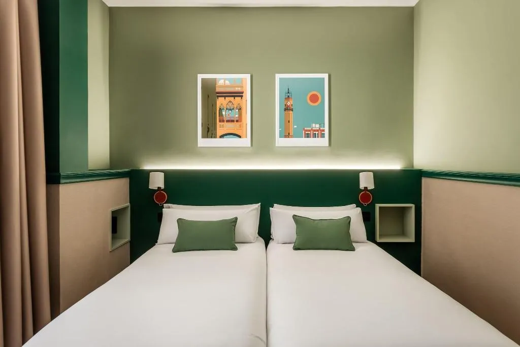 TWIN STANDARD Room, Twenty By Pillow, Barcelona