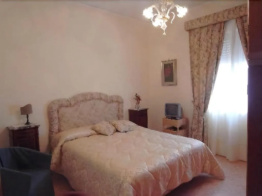 Room, Casa Rachele, Naples