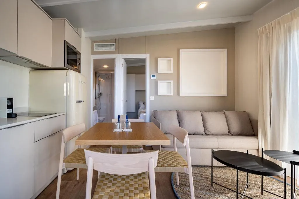 FAMILY ROOM DELUXE Room, Talaia Plaza EcoResort, Costa Brava