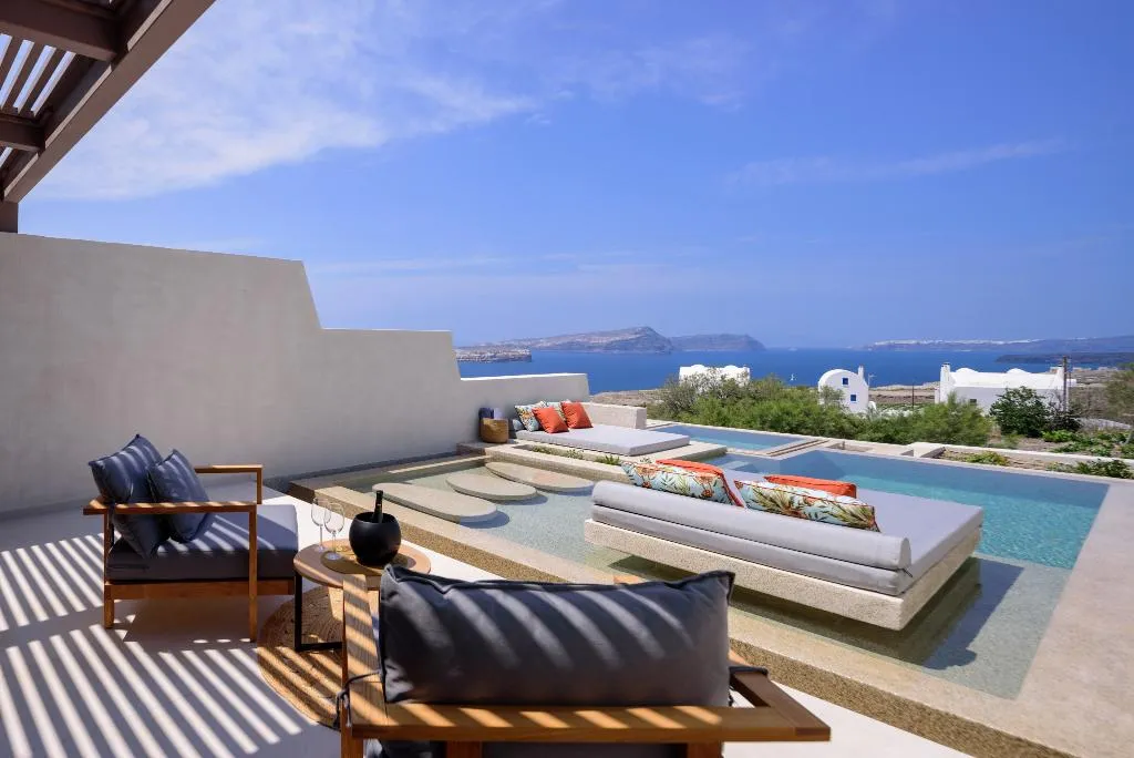 SUITE WITH PRIVATE POOL Room, Potnia Theron Suites, Santorini