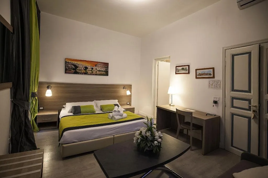 Room, Roman Holidays Cuore Dell Impero, Naples