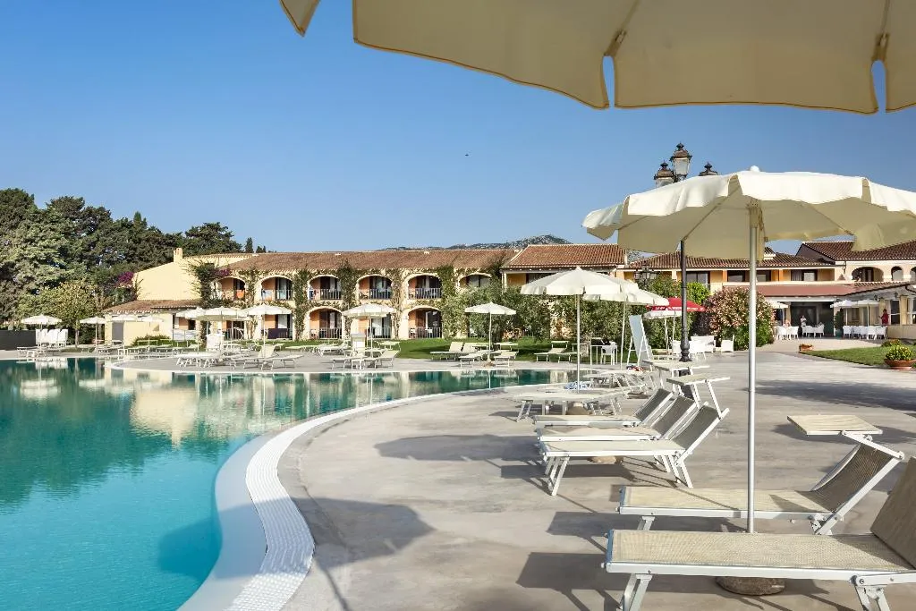 Pool, Sentido Orosei Beach, Olbia