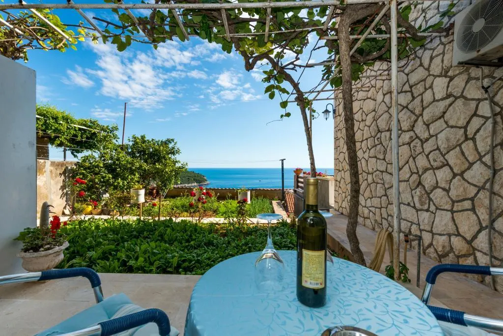 STUDIO SEA VIEW WITH TERRACE Room, Guesthouse Home Sweet Home, Dubrovnik