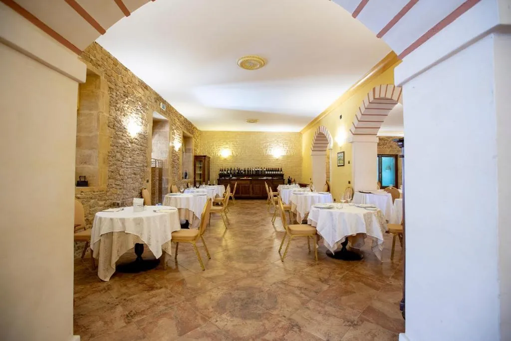 Restaurant, Il Podere Hotel Restaurant, Catania