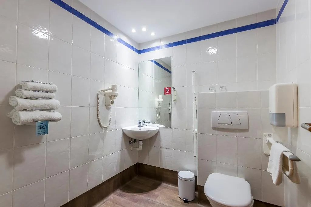 TWIN Accessible Room, Travelodge Madrid Alcala de Henares, Madrid