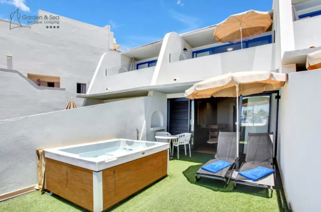 APARTMENT CAPACITY 5 TWO BEDROOMS Room, Garden and Sea Boutique Lodging by LIVVO, Fuerteventura