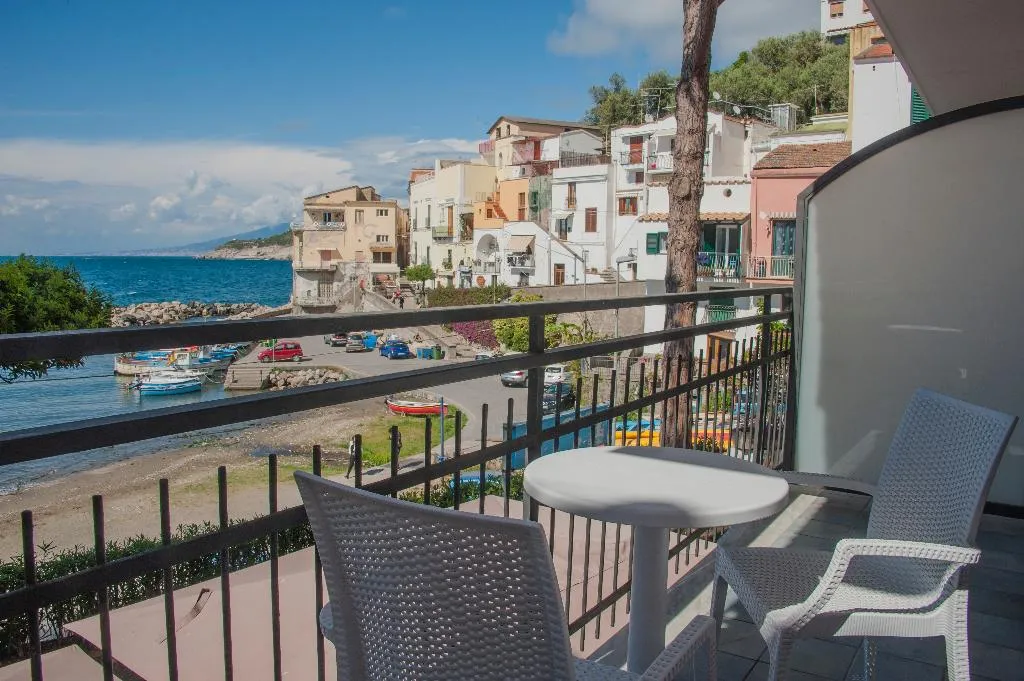 DOUBLE STANDARD Room, Sea Breeze Residence, Naples