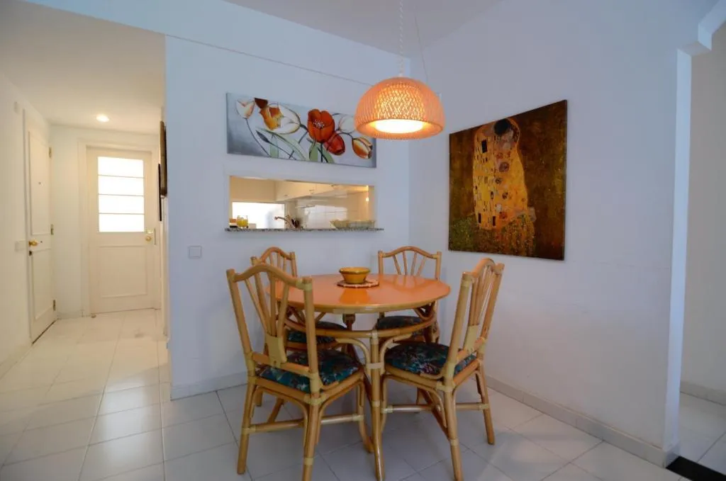 APARTMENT CAPACITY 4 TWO BEDROOMS Room, Green Club, Costa Brava
