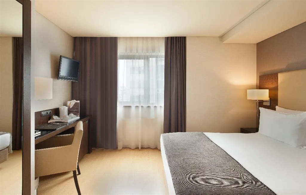 DOUBLE STANDARD Room, Turim Iberia Hotel, Lisbon