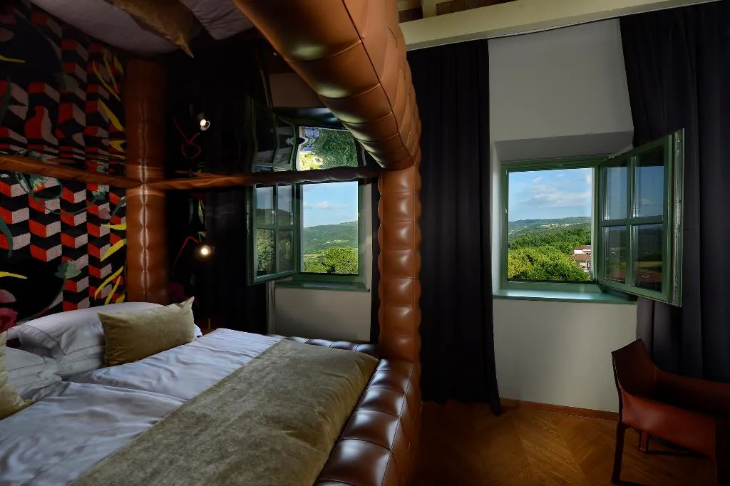 FAMILY ROOM SUPERIOR LAND VIEW Room, ROXANICH Winery and Design Hotel, Istria