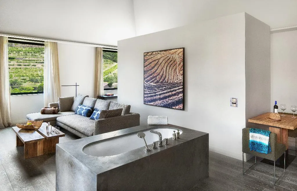 SUITE PRESTIGE Room, Six Senses Douro Valley, Porto
