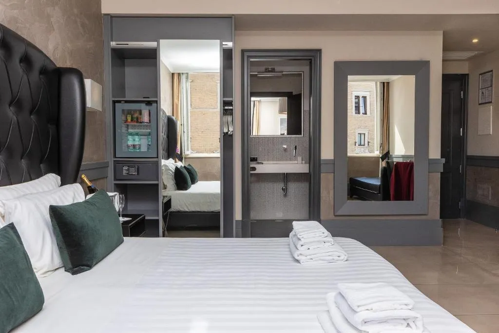 TRIPLE DELUXE WITH VIEWS Room, Hotel Castellino Roma, Rome