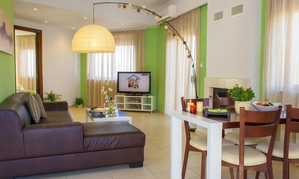 FAMILY ROOM TWO BEDROOMS WITH VIEWS Room, Esthisis suites & maisonettes, Crete