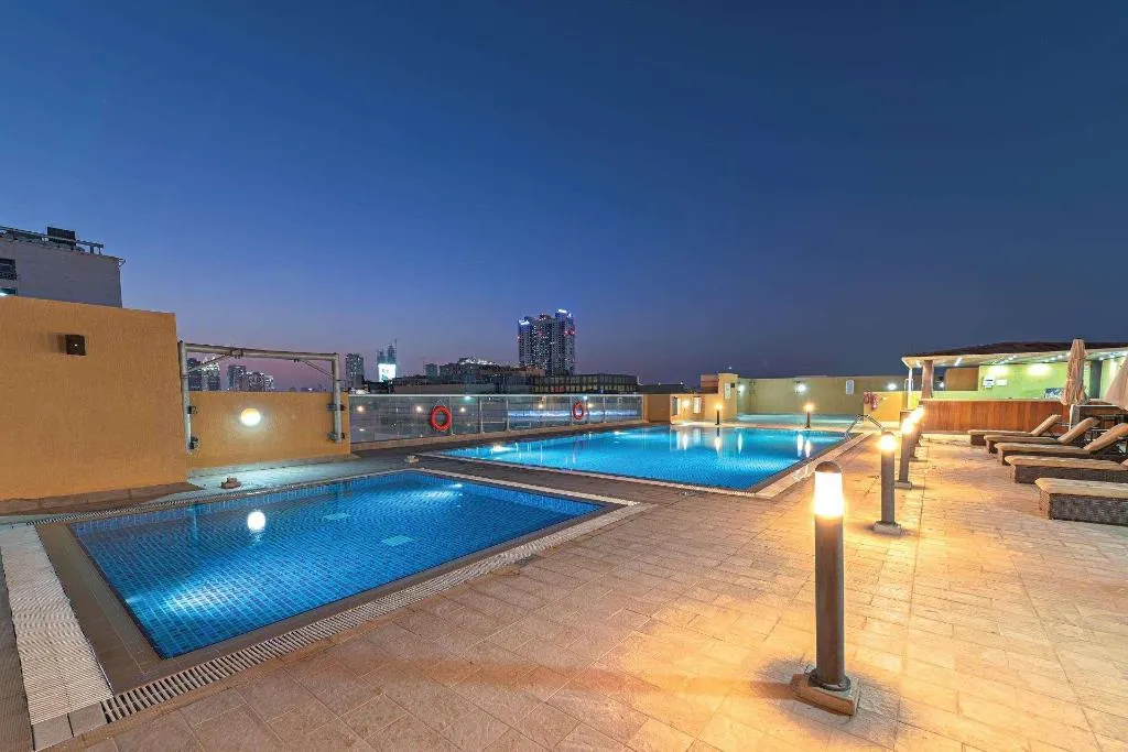 Pool, Asma Hotel, Dubai