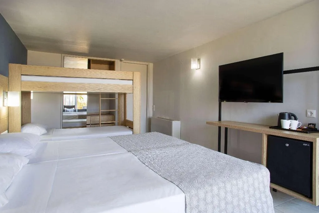 FAMILY ROOM GARDEN VIEW Room, Sol Marina Beach Crete, Crete