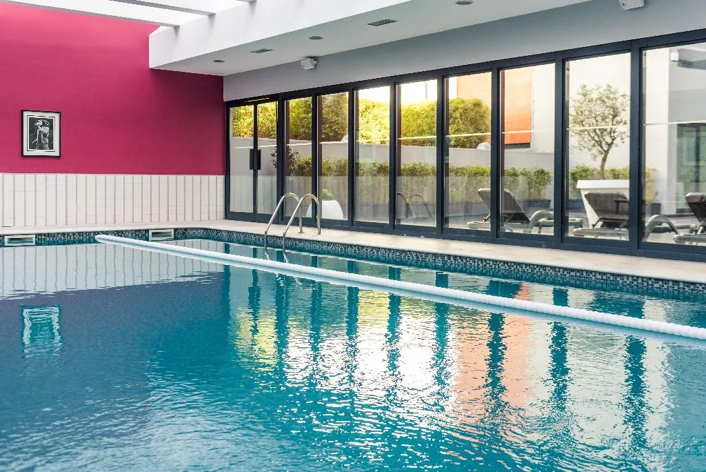 Pool, Vila Gale Opera, Lisbon