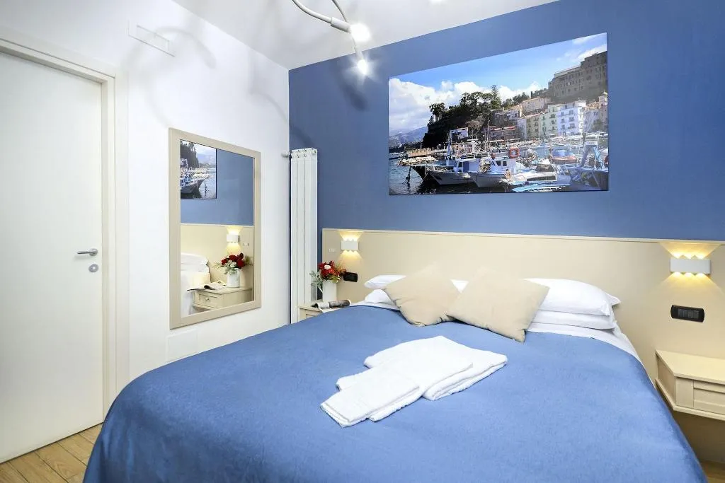 Room, B B Sorrento Queen, Naples