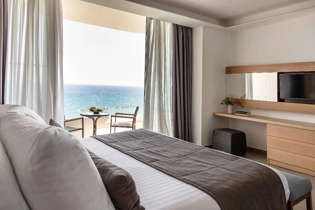 SUITE EXECUTIVE Room, Royal Apollonia, Cyprus