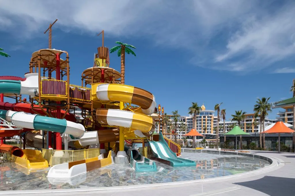 Sports and Entertainment, Azura World Hotel, Antalya