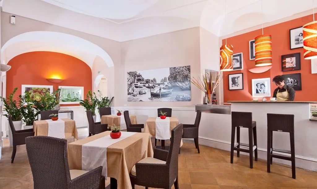 Lobby, Della Piccola Marina, Naples