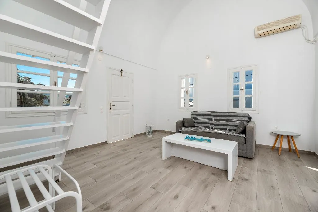 SUITE GRAND Room, Maistros Village, Santorini