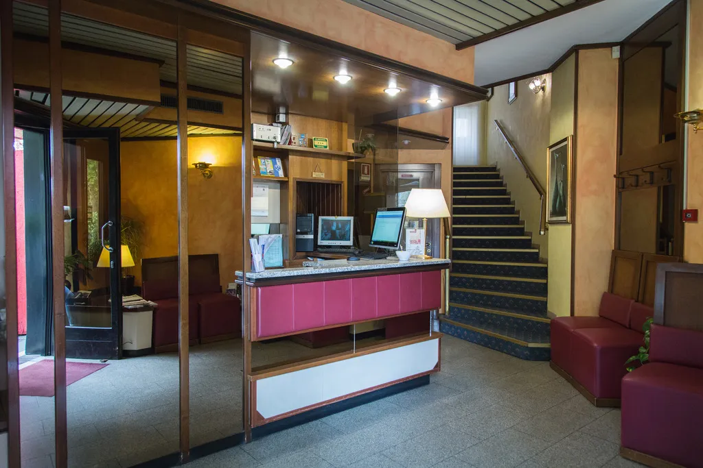 Lobby, Accursio, Milan