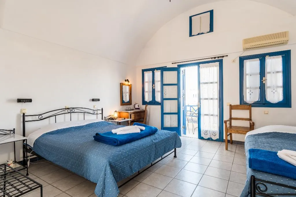 TRIPLE STANDARD Room, Irigeneia Hotel, Santorini