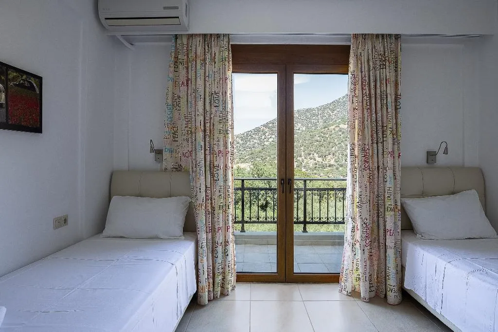 VILLA CAPACITY 6 THREE BEDROOM Room, Pantheon Villas & Suites, Crete