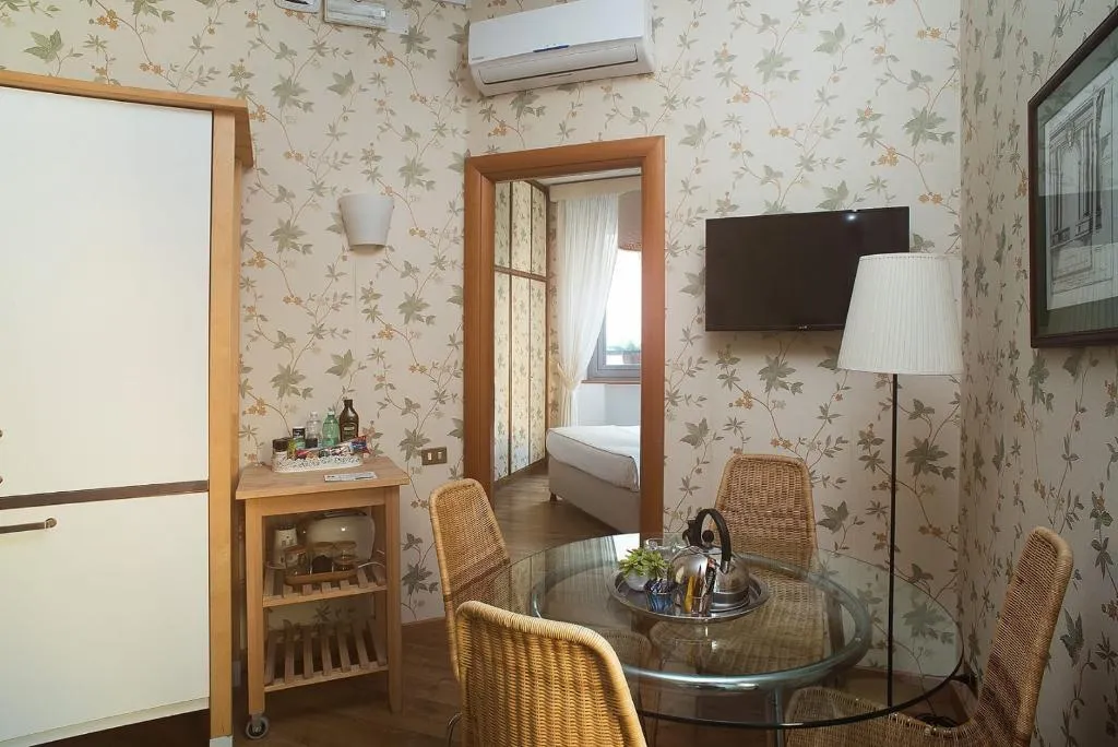 APARTMENT CAPACITY 4 Room, Residenza Echia, Naples