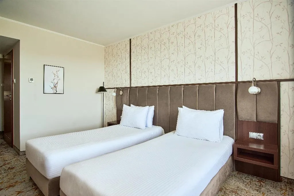 TWIN CLASSIC Room, Metropolo By Golden Tulip, Krakow